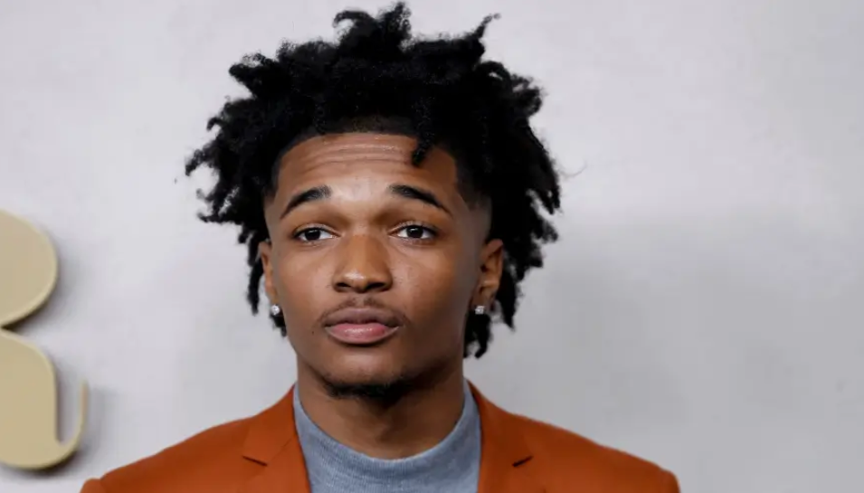isaiah hill age