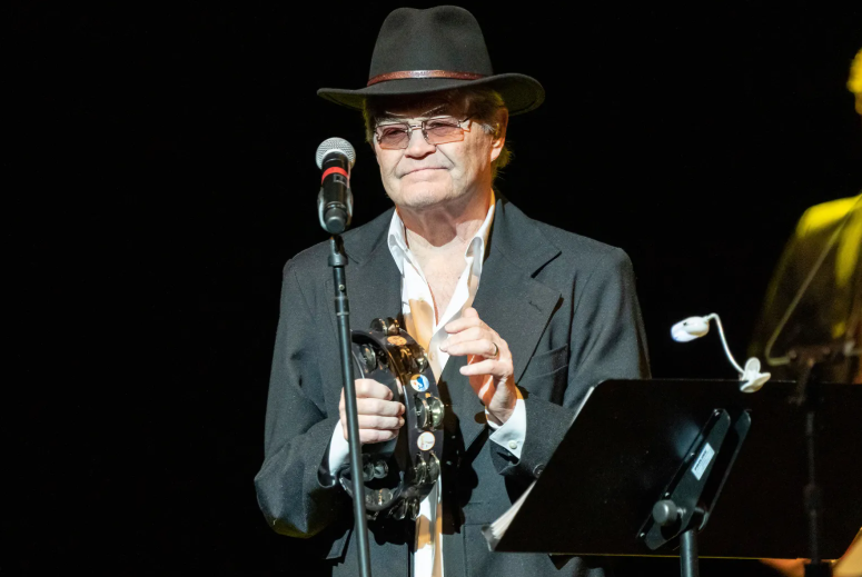 micky dolenz net worth