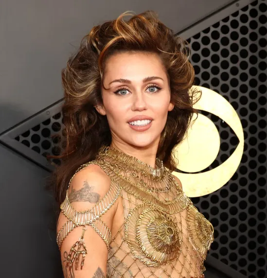 Miley Cyrus Age, Height, Weight, Net Worth, Career, And More